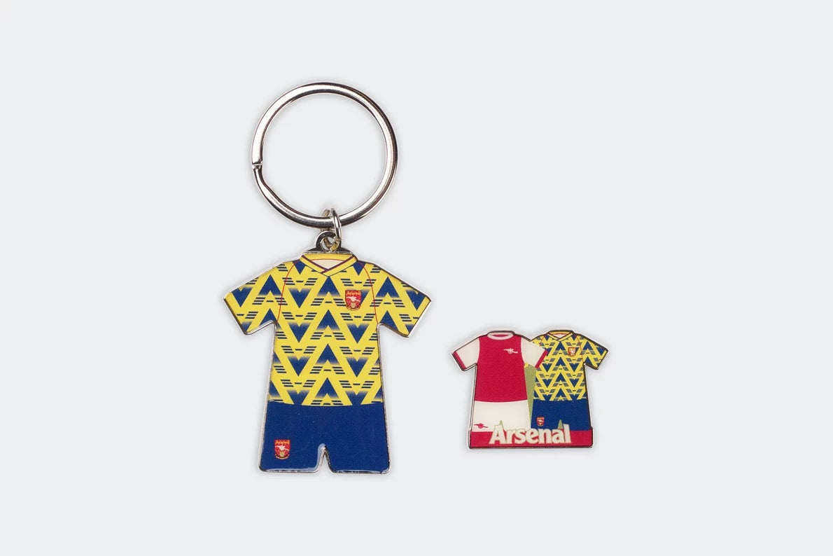 Arsenal Retro Keyring and Badge Set