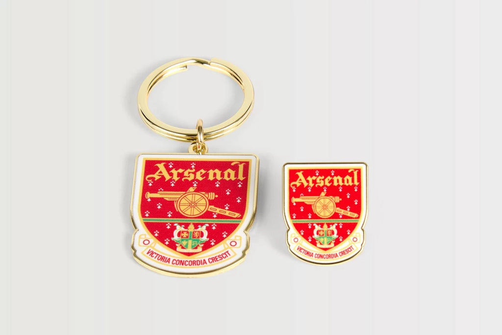 Arsenal Retro Crest Keyring and Badge Set