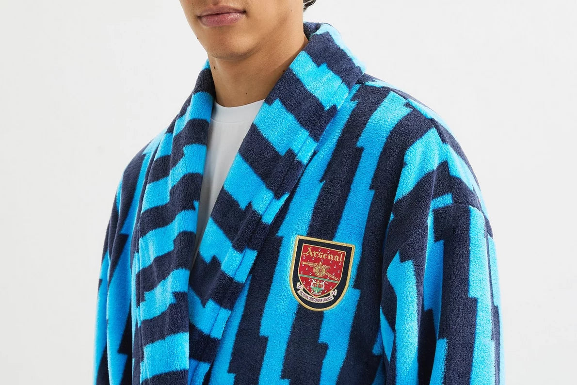Arsenal Essentials Unisex Lightning Bolt Fleece Dressing Gown