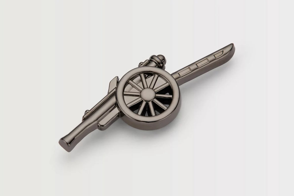 Arsenal Retro Cannon Keyring and Badge Set
